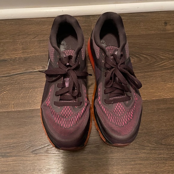 Womens Size 9 Nike Airmax - Picture 2 of 2